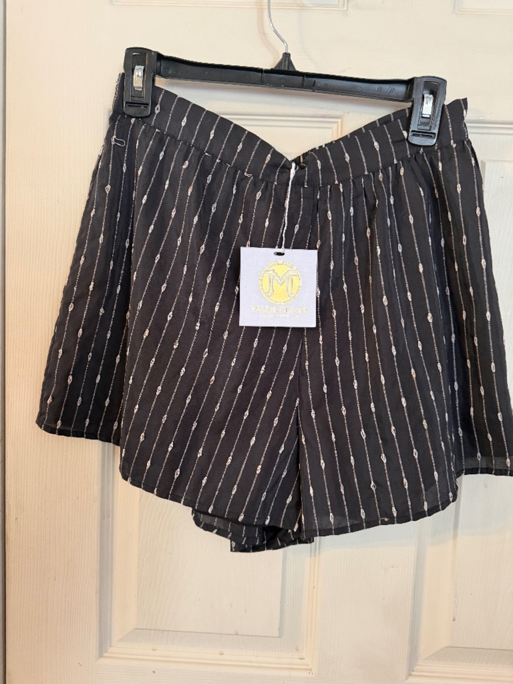 NWT CLEO SHORT BY MARIE OLIVER cotton, silk, poly blend small